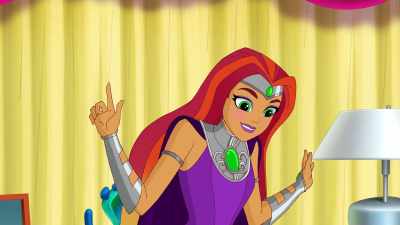 (GIGGLING) - DC Super Hero Girls: Intergalactic Games