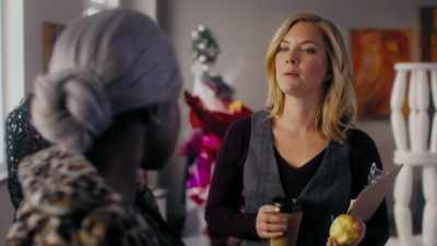 GINA:
I promise that
won't be an issue. - Christmas Cupcakes