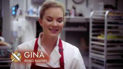 GINA:
I think Nick is
a really great guy, - Christmas Cupcakes