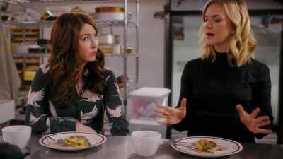 GINA:
Okay, I know it sounds
romantic to leave everything - Christmas Cupcakes