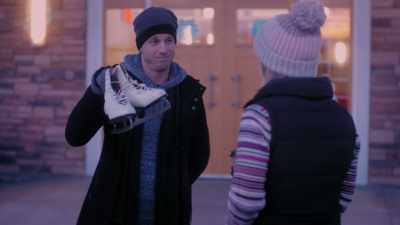 GINA:
So what are we
doing here, exactly? - Christmas Cupcakes