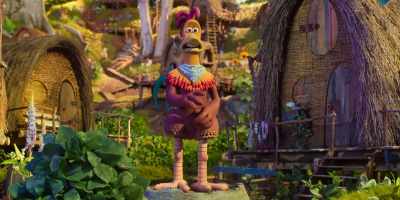 -Ginge, can we talk about the whole…
-[Fowler] She's right, you know. - Chicken Run: Dawn of the Nugget