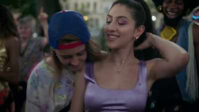 - ♪ Girl, you a fool ♪ - Betty