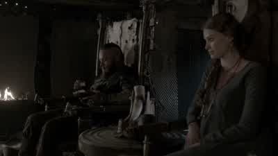 Girl, bring me some more food. - Vikings