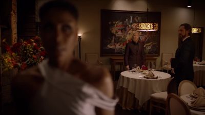 Girl, don't act like
I don't know you. - Black Lightning