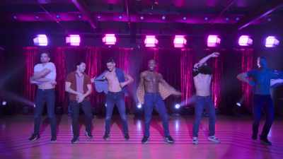 ♪ Girl, you got my attention ♪ - The Real Full Monty