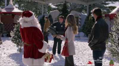- [GIRL] Hi, Santa.
- [HAL LAUGHS] - Christmas in Love