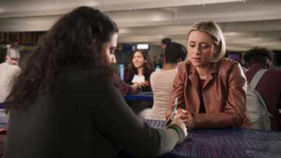 Girl, it's amazing how dumb men can get - American Pie Presents: Girls' Rules