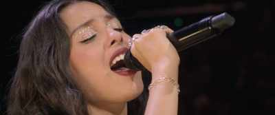 - Girl, no not these.
(Debra laughs) - Olivia Rodrigo: GUTS World Tour
