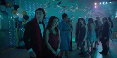 Girls, can you explain to me - Hot Frosty