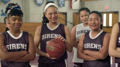 [girls chuckling] - Big Shot