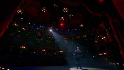 Girls were coming up to me, - Michael McIntyre: Showman