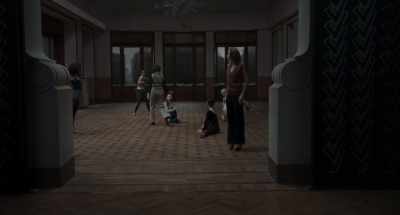 Girls, I need you to listen. - Suspiria