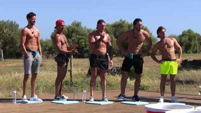 (GIRLS LAUGH) - Love Island