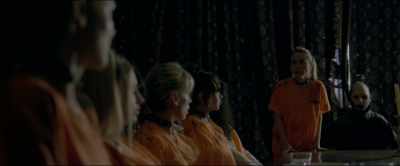 - Girls, let's go, please. - Snake Hotel