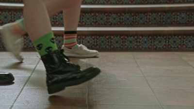 ["Girls" playing] - Big Shot