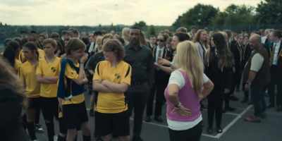- Girls, seriously. Back in your lines.
- Let's take you back to 10G. - Adolescence