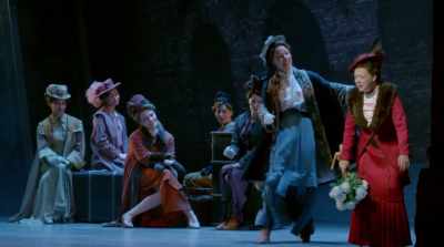 - Girls!
- Well, look at that face! - Funny Girl