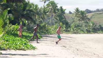 #GIRLSONTOP
>> Announcer: EVEN THOUGH THE - Love Island