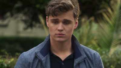  Gisselle: A good looking,
 suave blind man. - V.C. Andrews' Pearl in the Mist