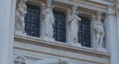 Giulio Padalino is an
investigating magistrate - Murder of God's Banker