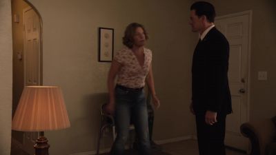 - Give me a minute.
- [flies buzzing] - Twin Peaks