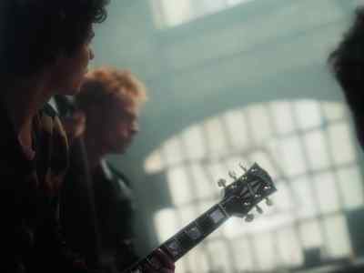 Give me a tune. - Pistol