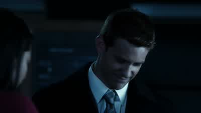 Give her the letter back. - Pretty Little Liars