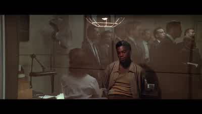 Give Jones the newspaper. - L A  Confidential