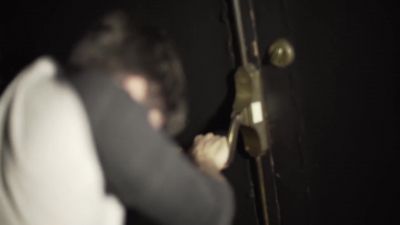 - Give me light, give me some light on the door! - The Dark Tapes