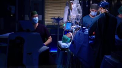 - Give me another clamp. - Chicago Med