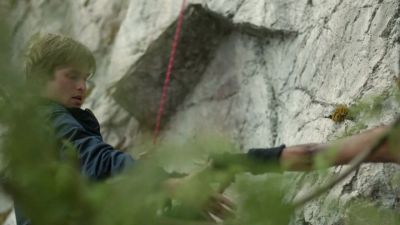 Give me your hand.
It's OK, Mel. - The 100