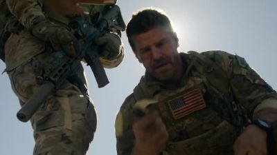 Give me your knife. - SEAL Team
