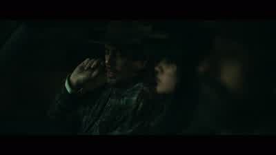 Give me your shoe. - Sicario: Day of the Soldado