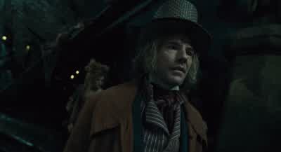 Give me the dirt Who's that bit over there? - Les MisÃ©rables