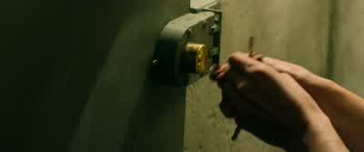 Give me those keys! - 10 Cloverfield Lane