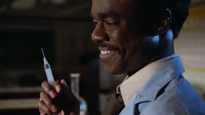 Give me your arm, boy. - Gremlins