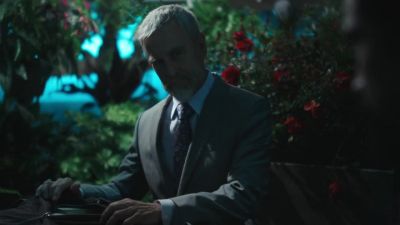 Give Miss Mendoza my best. - Queen of the South