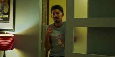 Give me one second. - My Fake Boyfriend