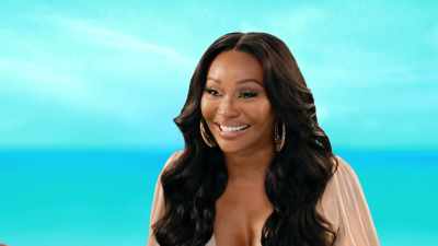 - Give her some privacy.
Really? Like... - The Real Housewives Ultimate Girls Trip