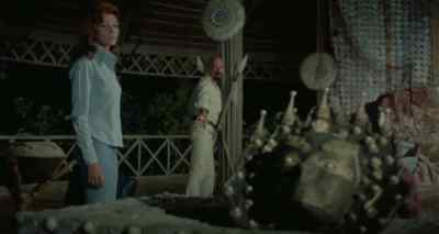 Give me the bag. - Beyond Atlantis