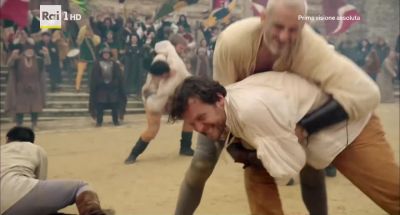 Give me the ball! Pass!
I can score! - Medici: Masters of Florence