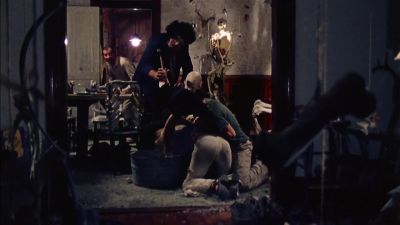 Give me the hammer! - The Texas Chain Saw Massacre