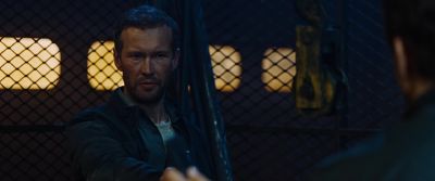 Give me the phone - Jack Reacher: Never Go Back