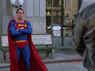 Give me the rifle. - Lois & Clark: The New Adventures of Superman