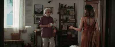 Give this to Karan from me. - Gehraiyaan