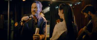 - Give it up for Heart.
- Yeah! - Flora and Son