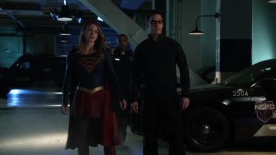Give it up, Leslie. - Supergirl