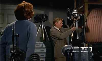 Give yourself up, Mark! - Peeping Tom