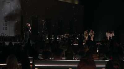 Give it up for my band.
Give it up - Adele One Night Only